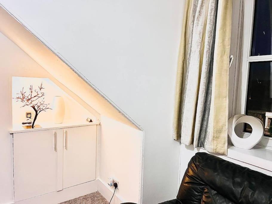 Crown House Two Bedroom Apartment Αμπερντήν Εξωτερικό φωτογραφία
